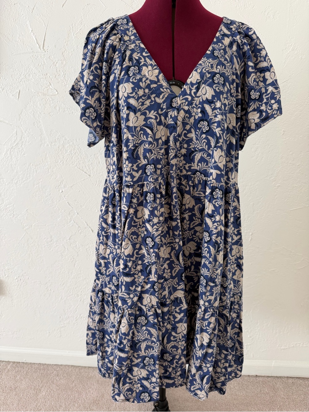 Old Navy Navy and Cream Floral V-Neck Tiered Midi Dress - XL